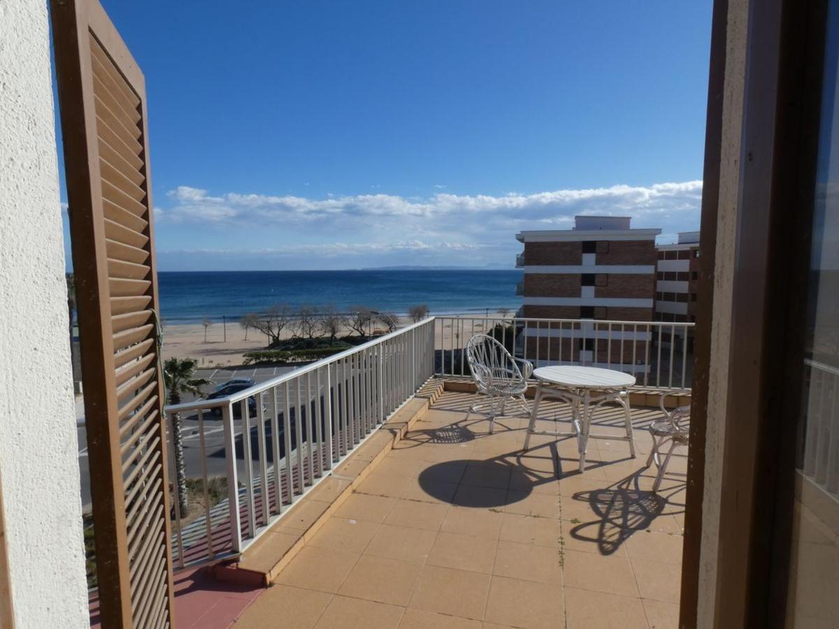 Apartmán Atico Con Vista Mar. 50 M De La Playa - Casa Nova 13 Roses Exteriér fotografie