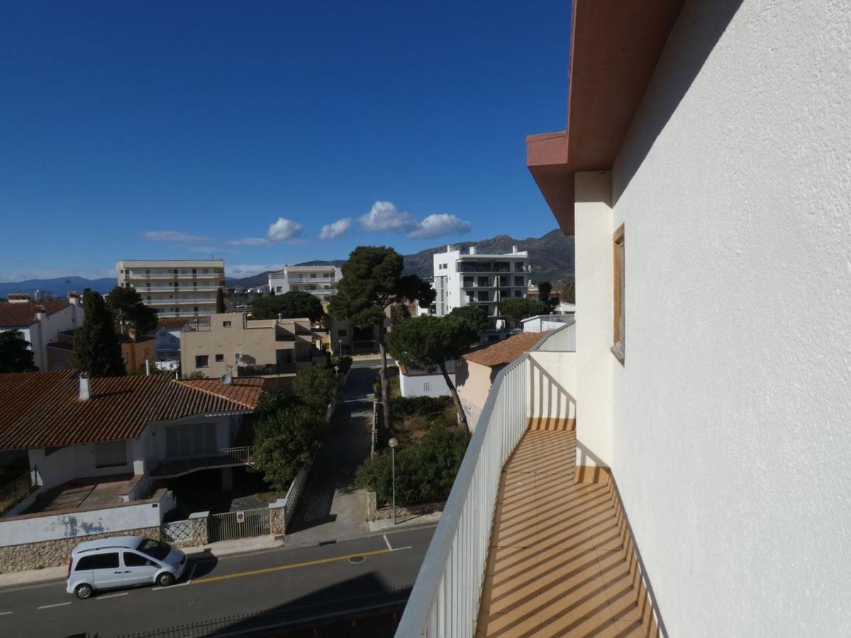 Apartmán Atico Con Vista Mar. 50 M De La Playa - Casa Nova 13 Roses Exteriér fotografie